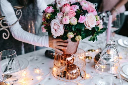 2034年09月06日动土吉日解析：适宜破土安葬及祭祀活动，避免嫁娶与开市