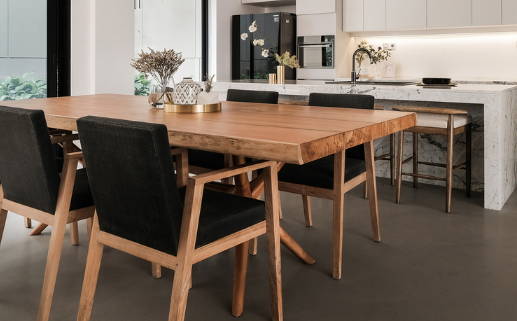 2031年04月15日乔迁黄历查询