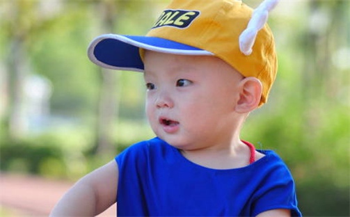 何姓女孩子取名