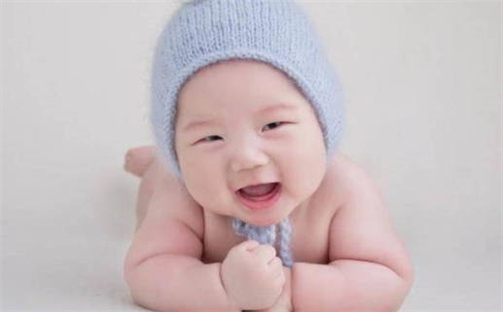 2026年04月13日何姓女宝宝起名必读：八字喜忌用字详解